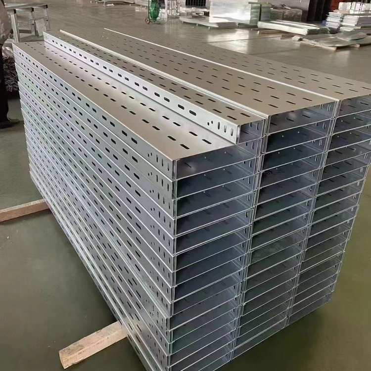 梯式橋架安裝：通透架構，賦能電纜高效安全傳輸